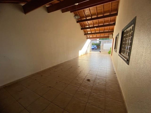 Casa com 300m² 3 quartos e 3 banheiros, à venda, no bairro Jardim Espanha em Cambé