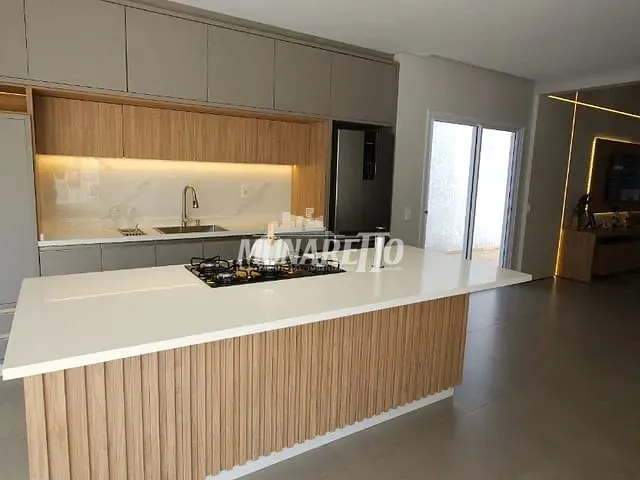 Casa com 426m² 3 quartos e 2 banheiros, à venda, no bairro Centro em Piratuba