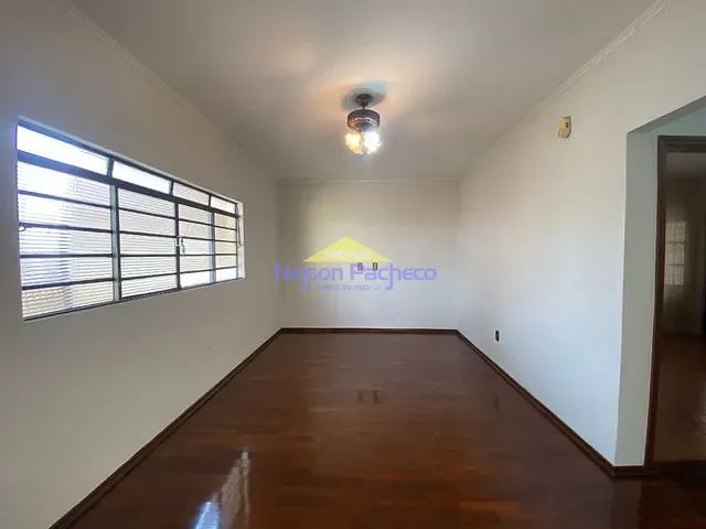 Casa com 250m² 2 quartos e 2 banheiros, à venda, no bairro Morada do Sol em Capivari