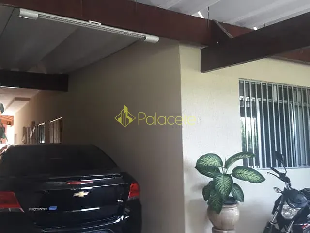 Casa com 250m² 2 quartos e 2 banheiros, à venda, no bairro Triângulo em Pindamonhangaba