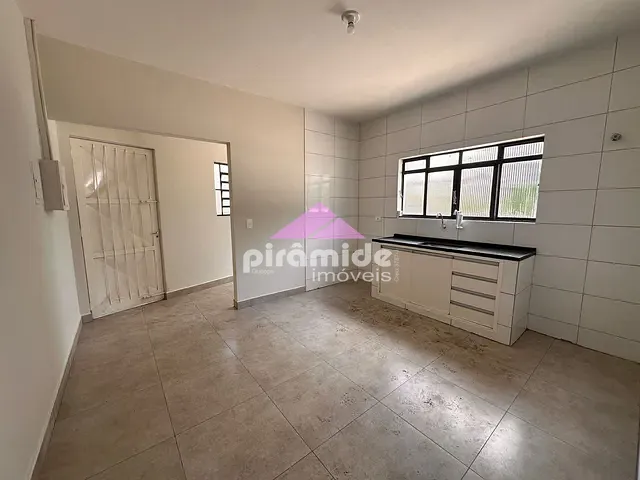 Casa com 90m² 4 quartos e 2 banheiros, para alugar, no bairro Palmeiras de São José em São José dos Campos