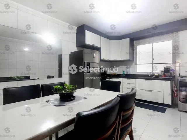 Casa com 105m² 2 quartos e 3 banheiros, à venda, no bairro Vila Assis Brasil em Mauá