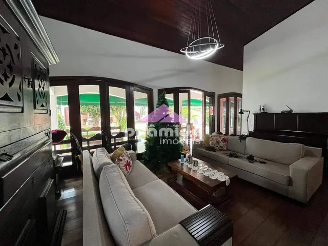 Casa com 570m² 4 quartos e 4 banheiros, à venda, no bairro Jardim Das Colinas em São José Dos Campos