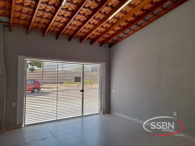 Casa 2 quartos e 2 banheiros, à venda, no bairro Vila Azenha em Nova Odessa