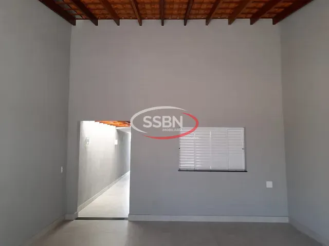 Casa 2 quartos e 2 banheiros, à venda, no bairro Vila Azenha em Nova Odessa