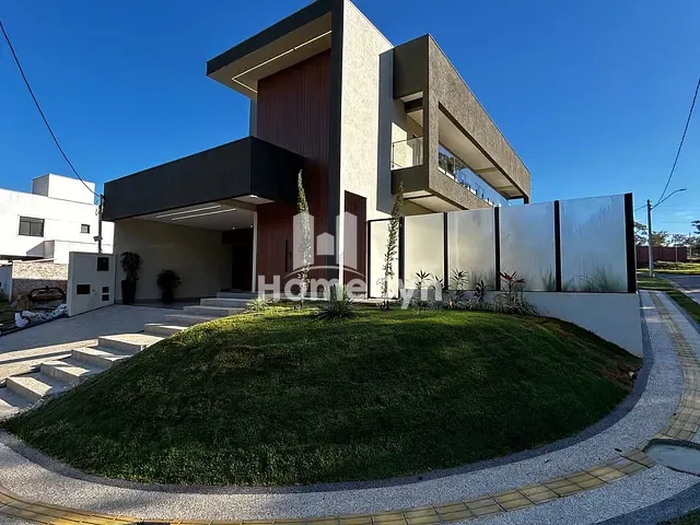 Sobrado com 405m² 4 quartos e 6 banheiros, à venda, no bairro Jardins Capri em Senador Canedo