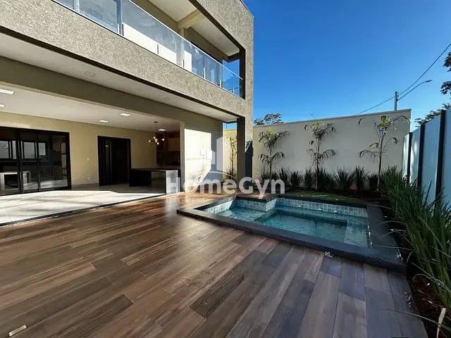 Sobrado com 405m² 4 quartos e 6 banheiros, à venda, no bairro Jardins Capri em Senador Canedo