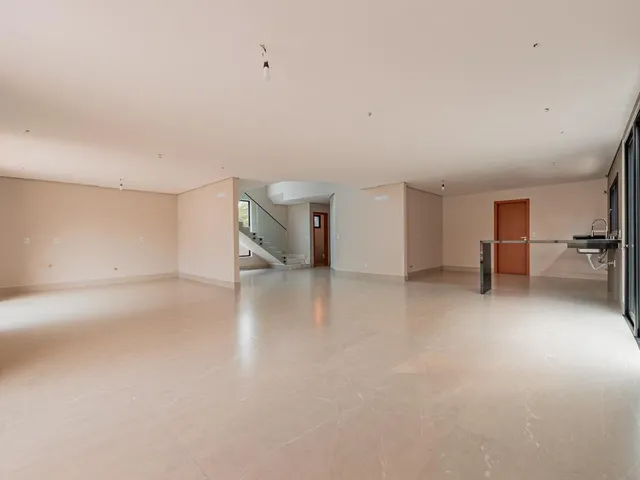 Casa com 360m² 4 quartos e 5 banheiros, à venda, no bairro Alphaville em Santana de Parnaíba