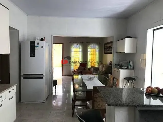 Casa com 250m² 3 quartos e 2 banheiros, à venda, no bairro Jardim Jaqueira em Caraguatatuba