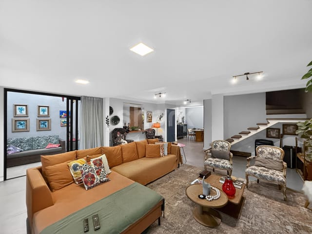 Casa com 180m² 3 quartos e 4 banheiros, à venda, no bairro Tamboré 06 em SANTANA DE PARNAÍBA