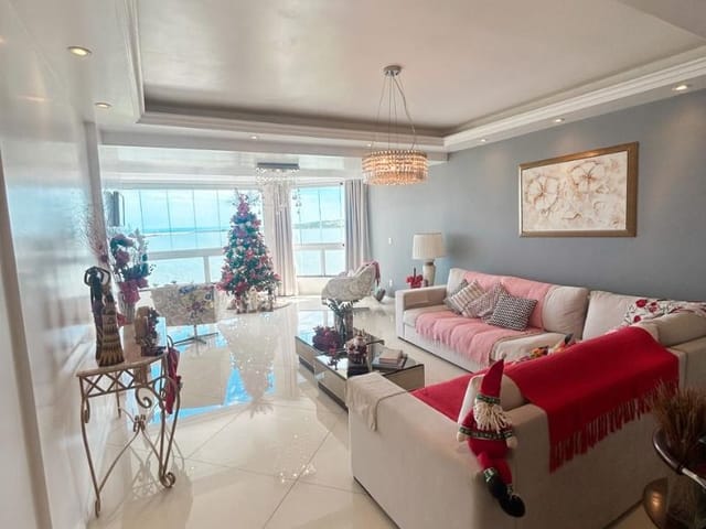 Casa com 240m² 3 quartos e 4 banheiros, à venda, no bairro São Marcos em Macaé