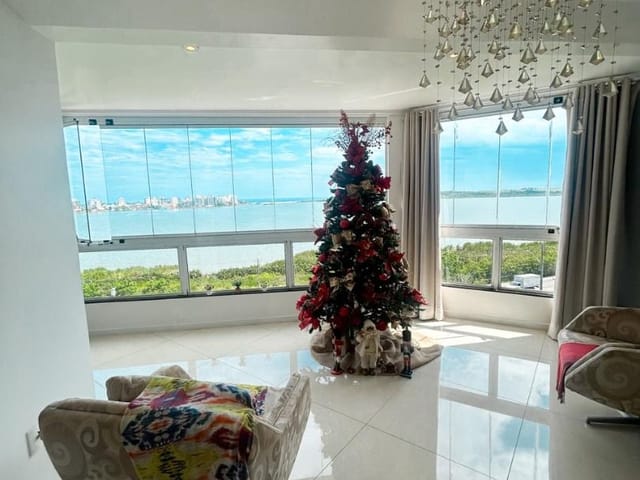 Casa com 240m² 3 quartos e 4 banheiros, à venda, no bairro São Marcos em Macaé