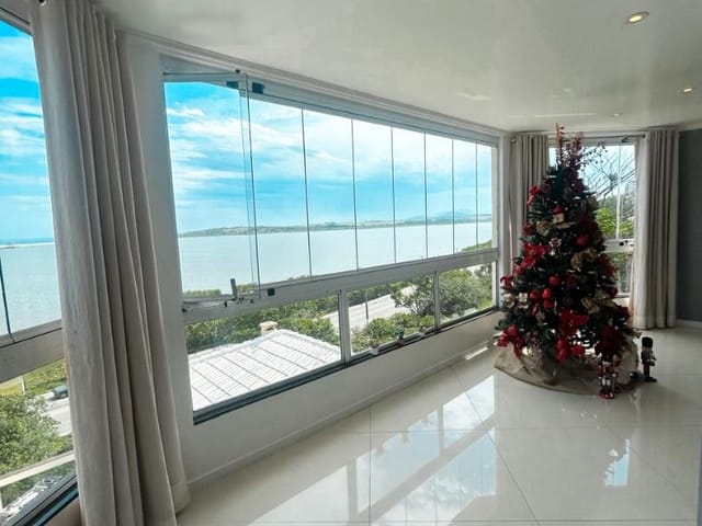 Casa com 240m² 3 quartos e 4 banheiros, à venda, no bairro São Marcos em Macaé