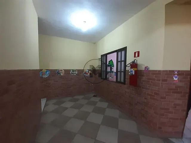 Casa com 200m² 3 quartos e 2 banheiros, à venda, no bairro Pedregulho em Guaratinguetá
