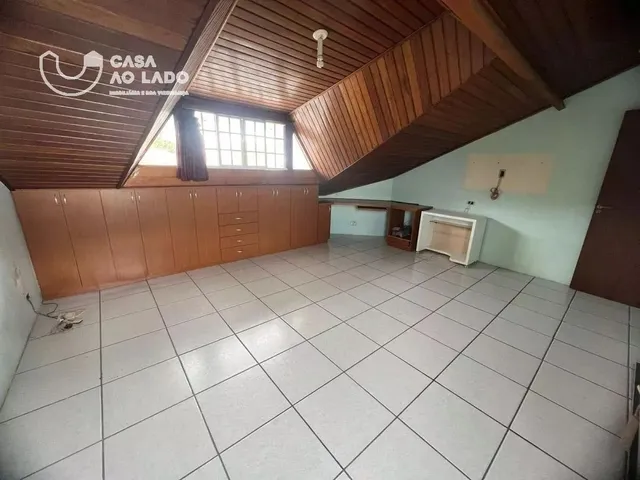 Casa 4 quartos e 3 banheiros, à venda, no bairro Cajuru em Curitiba