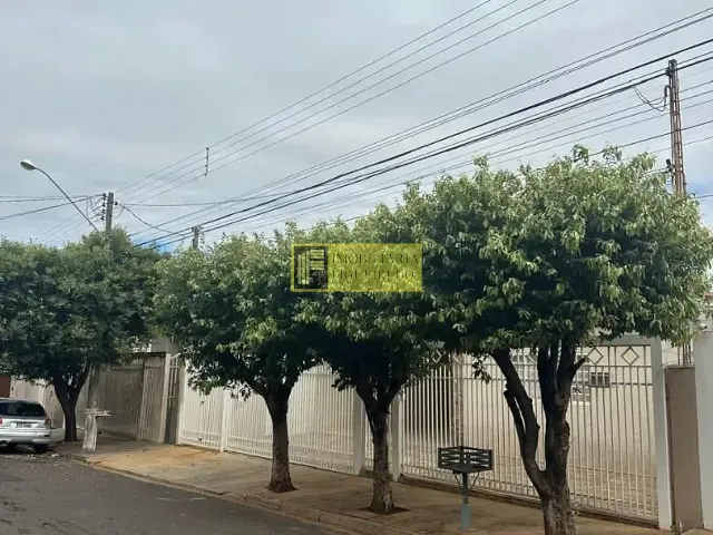 Casa com 485m² 3 quartos e 2 banheiros, à venda, no bairro Jardim Caparroz em São José do Rio Preto
