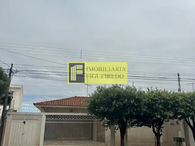 Casa com 485m² 3 quartos e 2 banheiros, à venda, no bairro Jardim Caparroz em São José do Rio Preto