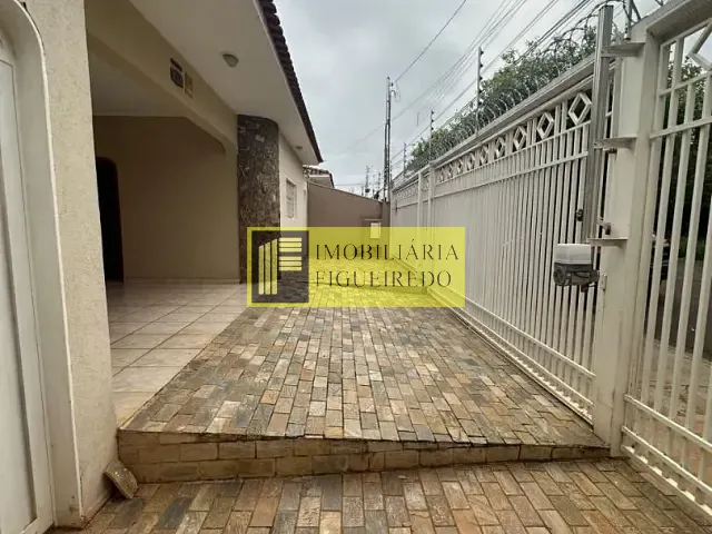 Casa com 485m² 3 quartos e 2 banheiros, à venda, no bairro Jardim Caparroz em São José do Rio Preto