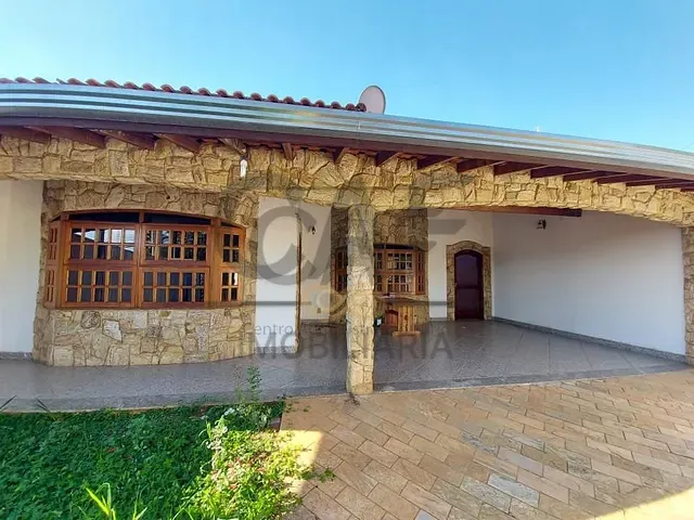 Casa com 315m² 3 quartos e 3 banheiros, à venda, no bairro Jardim Bela Vista em Jaguariúna