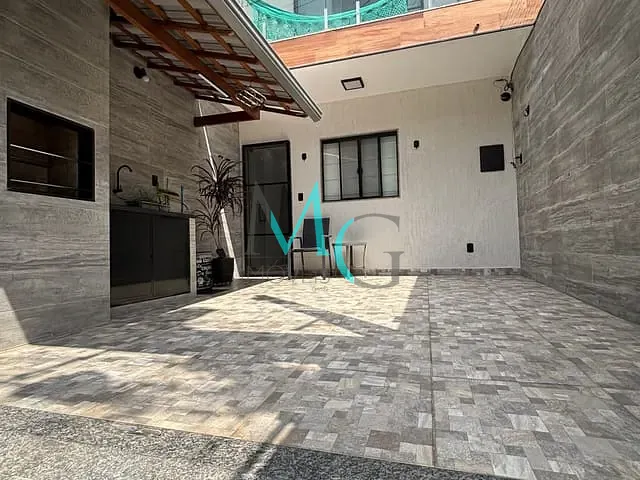 Casa 2 quartos e 2 banheiros, à venda, no bairro Campo Grande em Rio de Janeiro
