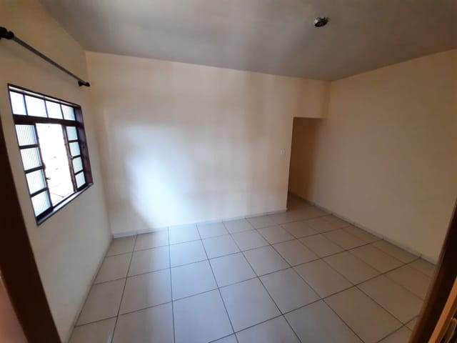Casa com 175m² 3 quartos e 1 banheiro, à venda, no bairro Vila Rica em Pindamonhangaba