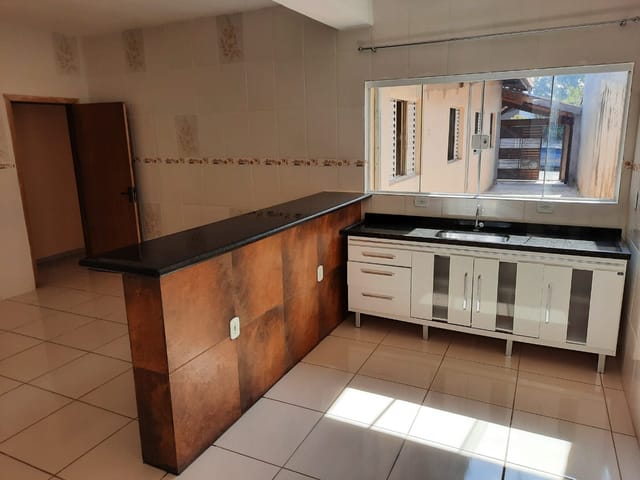 Casa com 175m² 3 quartos e 1 banheiro, à venda, no bairro Vila Rica em Pindamonhangaba