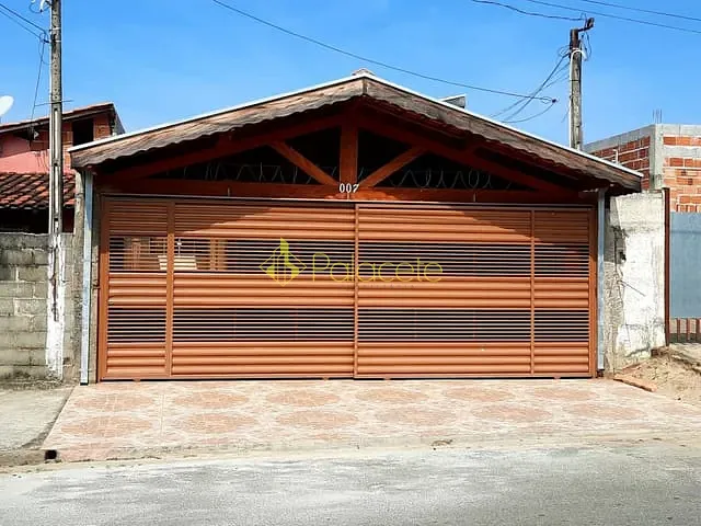 Casa com 175m² 3 quartos e 1 banheiro, à venda, no bairro Vila Rica em Pindamonhangaba
