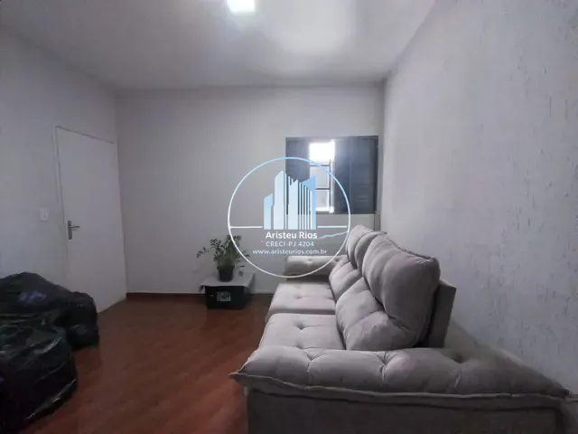 Casa com 80m² 4 quartos e 4 banheiros, à venda, no bairro Centro em Pouso Alegre