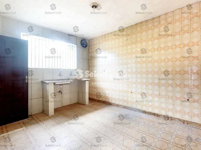 Casa com 60m², para alugar, no bairro Centro em Mauá