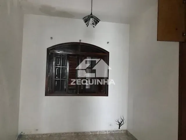 Casa com 230m² 4 quartos e 3 banheiros, à venda, no bairro Jardim Elvira em Osasco