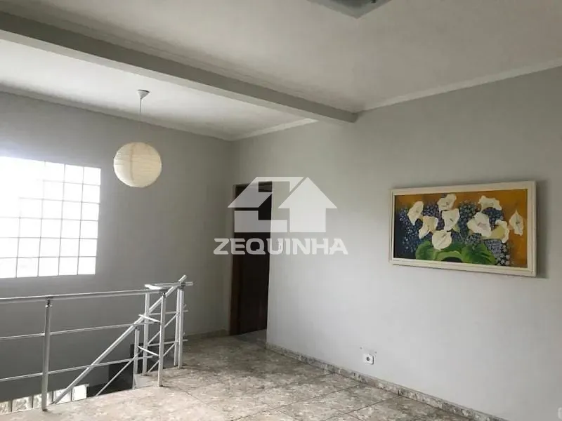 Casa, 4 quartos, 176 m² - Foto 1