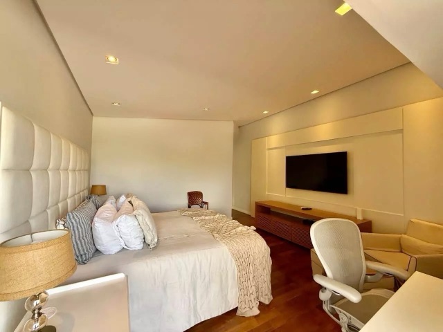 Casa com 1200m² 4 quartos e 6 banheiros, à venda ou para alugar, no bairro Centro em Porto Feliz