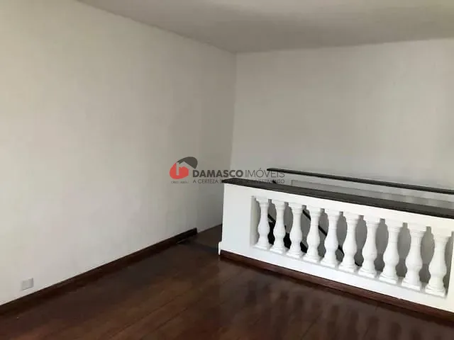 Casa com 275m² 4 quartos e 2 banheiros, à venda, no bairro Santa Paula em São Caetano do Sul