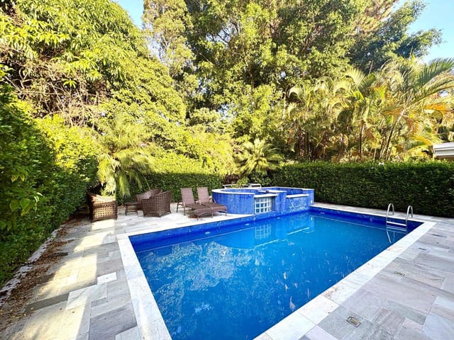 Casa com 400m² 4 quartos e 6 banheiros, à venda ou para alugar, no bairro Alphaville em Santana de Parnaíba
