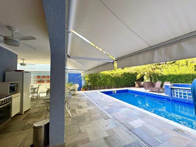 Casa com 400m² 4 quartos e 6 banheiros, à venda ou para alugar, no bairro Alphaville em Santana de Parnaíba