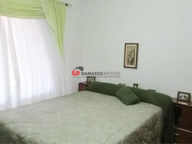 Casa com 228m² 2 quartos e 1 banheiro, à venda, no bairro Vila Aquilino em Santo André