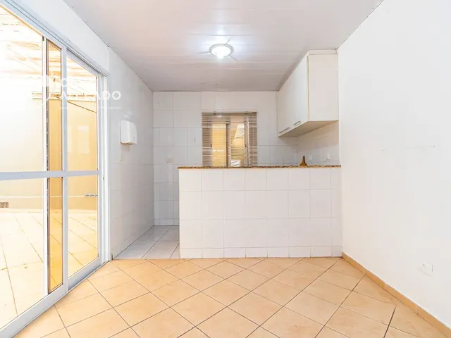 Casa para alugar, no bairro Mercês em Curitiba