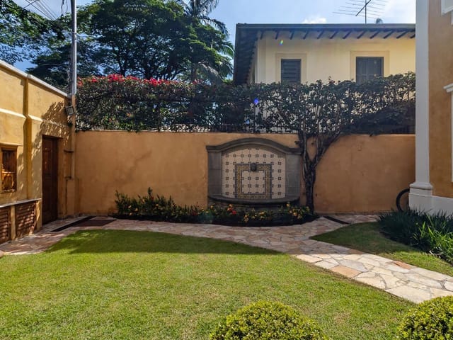 Casa com 300m² 3 quartos e 5 banheiros, à venda ou para alugar, no bairro Jardim Europa em São Paulo