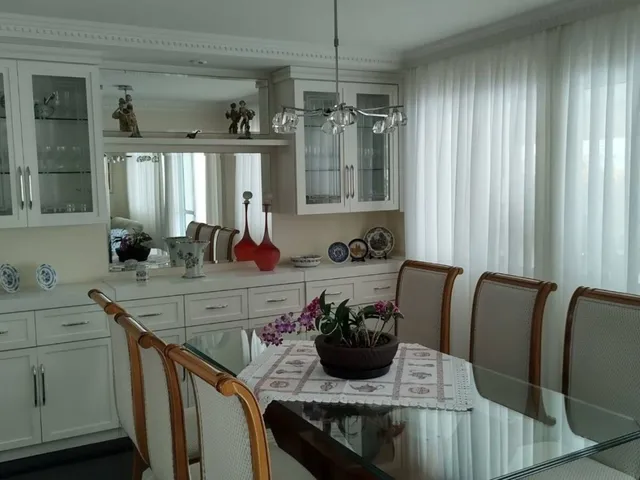 Casa com 580m² 4 quartos e 6 banheiros, para alugar, no bairro Alphaville em Barueri