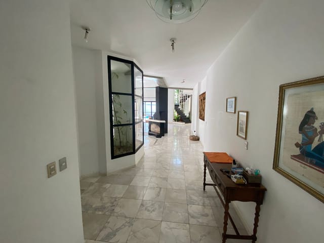 Casa com 560m² 5 quartos e 7 banheiros, à venda, no bairro Alphaville em Barueri