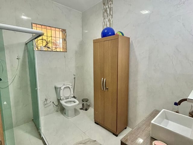 Casa com 269m² 4 quartos e 4 banheiros, à venda, no bairro Imbetiba em Macaé