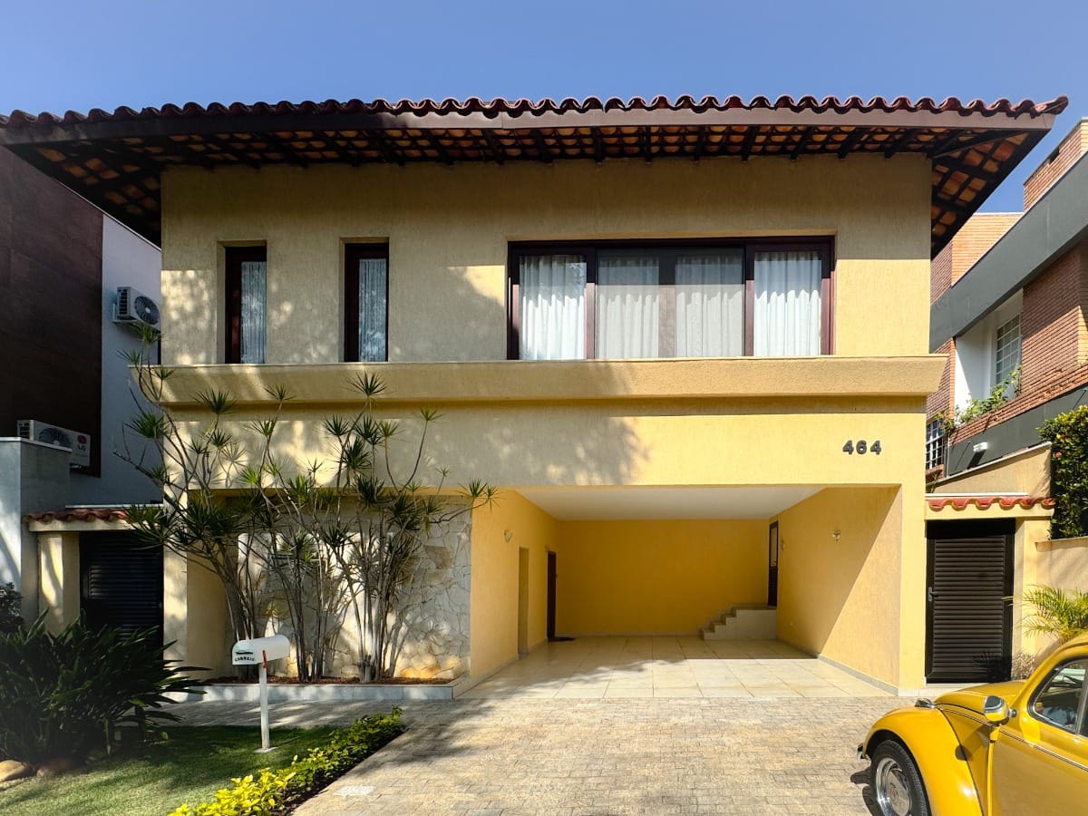 Casa em condomínio para venda com 3 quartos, sendo 2 suítes, 287m²