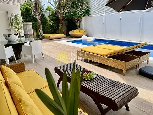 Casa com 450m² 5 quartos e 6 banheiros, para alugar, no bairro Jurerê em Florianópolis