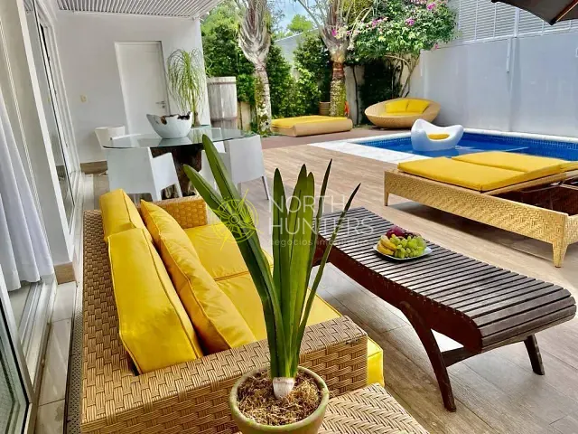 Casa com 450m² 5 quartos e 6 banheiros, para alugar, no bairro Jurerê em Florianópolis