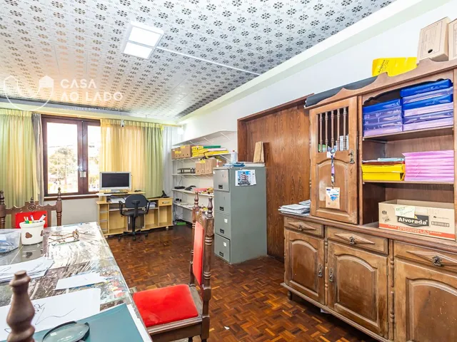 Casa 3 quartos e 5 banheiros, à venda, no bairro Hugo lange em Curitiba