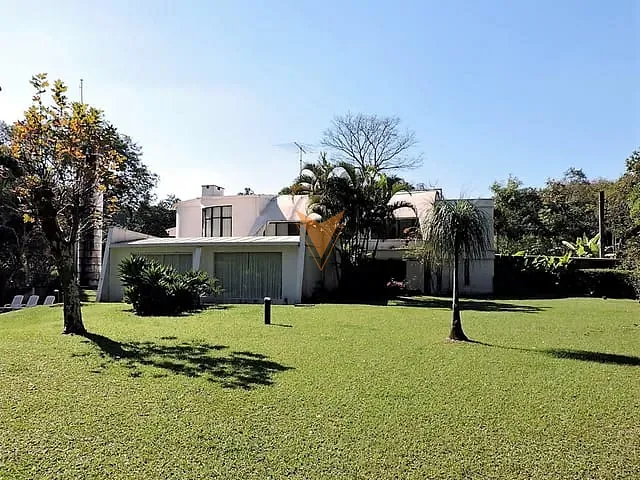 Casa com 5115m² 5 quartos e 8 banheiros, à venda, no bairro Chácara de La Rocca em Carapicuíba