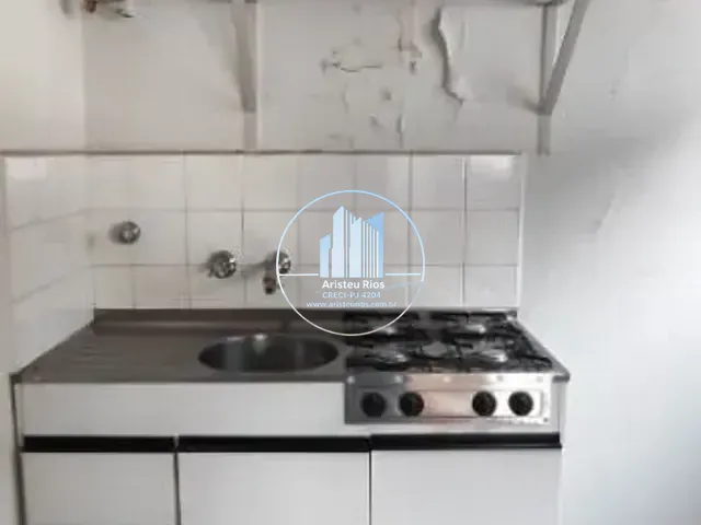 Casa com 219m² 7 quartos e 6 banheiros, para alugar, no bairro Centro em Pouso Alegre