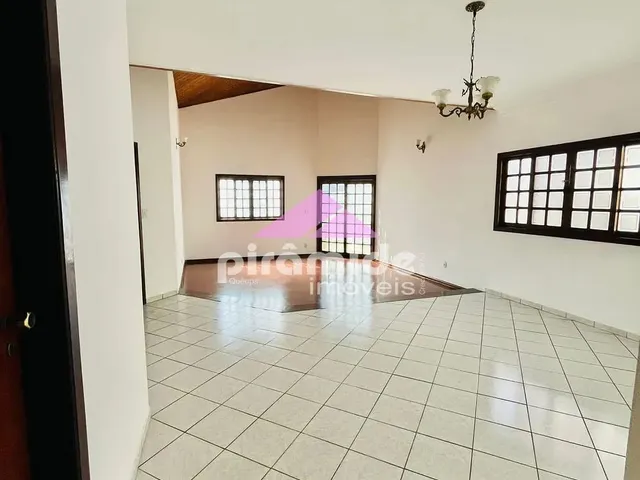 Casa com 10m² 4 quartos e 3 banheiros, para alugar, no bairro Jardim das Colinas em São José Dos Campos