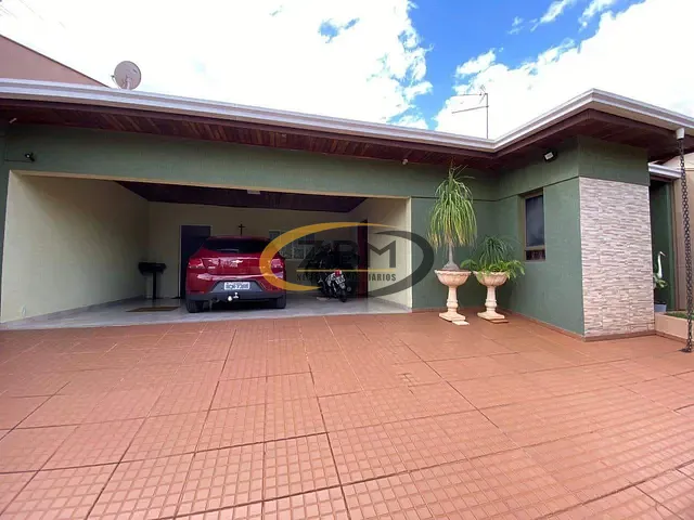Casa com 360m² 4 quartos e 3 banheiros, à venda, no bairro Califórnia em Londrina