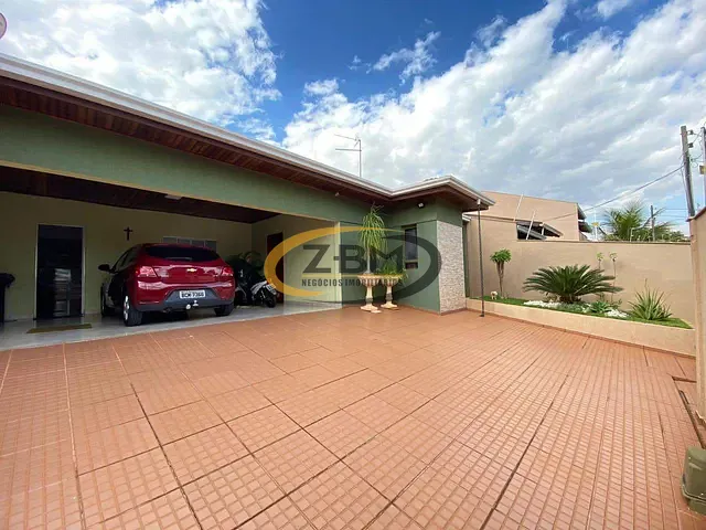 Casa com 360m² 4 quartos e 3 banheiros, à venda, no bairro Califórnia em Londrina